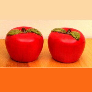 Ceramic Red Apples Salt & Pepper Set 2" tall by 2 1/2" wide 16175